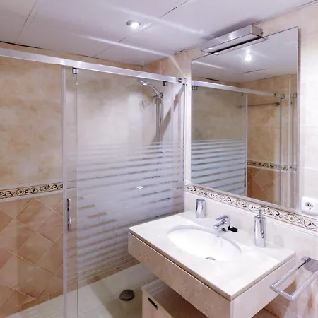 Amazing In With 3 Bedrooms And Wifi